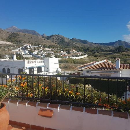 Bonita Villa En Nerja Casa Palomas Eksteriør billede