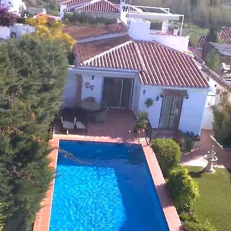 Bonita Villa En Nerja Casa Palomas Eksteriør billede
