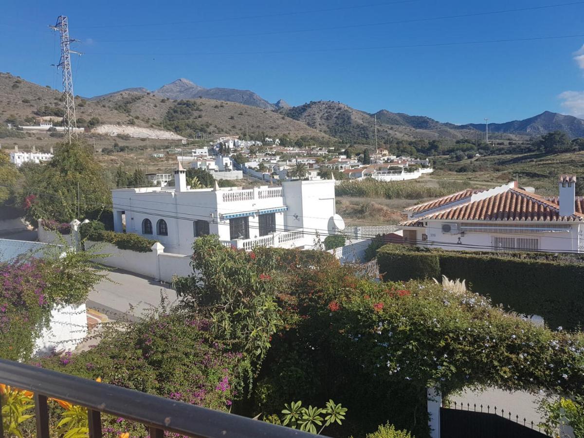 Bonita Villa En Nerja Casa Palomas Eksteriør billede