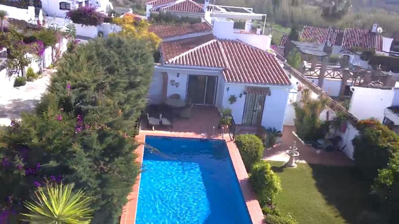 Bonita Villa En Nerja Casa Palomas Eksteriør billede